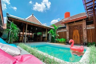 Tabebuya Resto & Resort