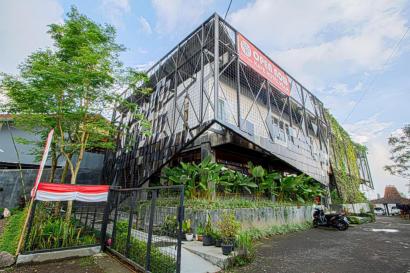 Tabebuya Resto & Resort